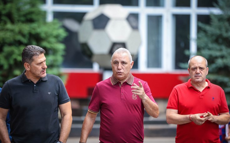 Стоичков посети къщата на Диего Марадона (снимки)