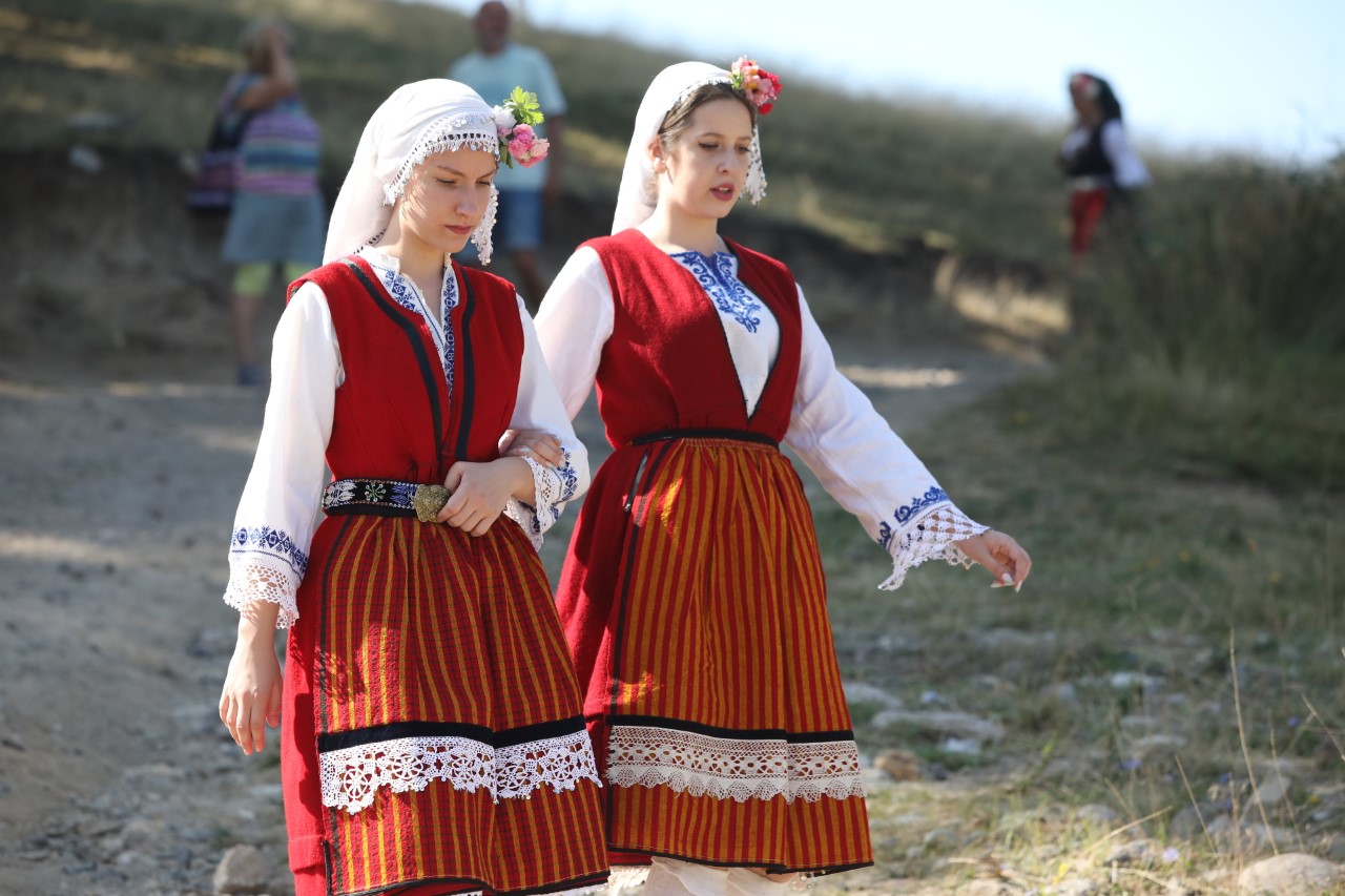 <p>&quot;България пее в Копривщица&quot; е мотото на тазгодишното, 12-о издание на Националния събор на народното творчество Копривщица 2022</p>