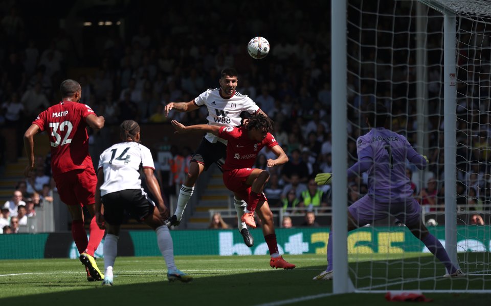 Фулъм и Ливърпул играят при 1:0 в мач от 1-ия