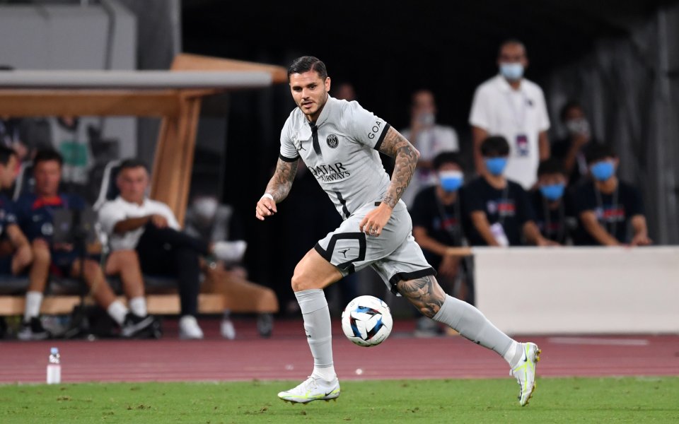 Нападателят на Пари Сен Жермен - Мауро Икарди, реагира остро