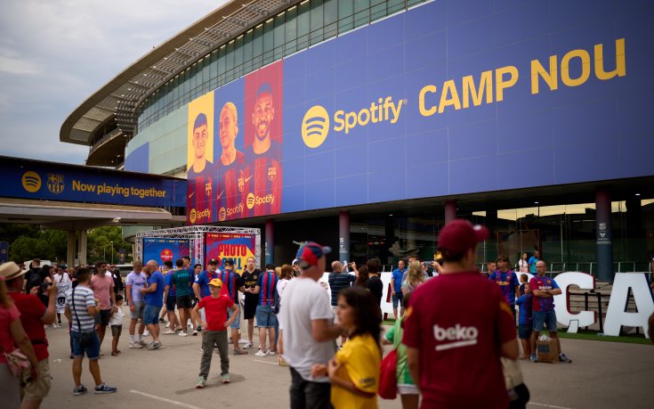 Все още цари хаос около регистрацията на новите в Барселона