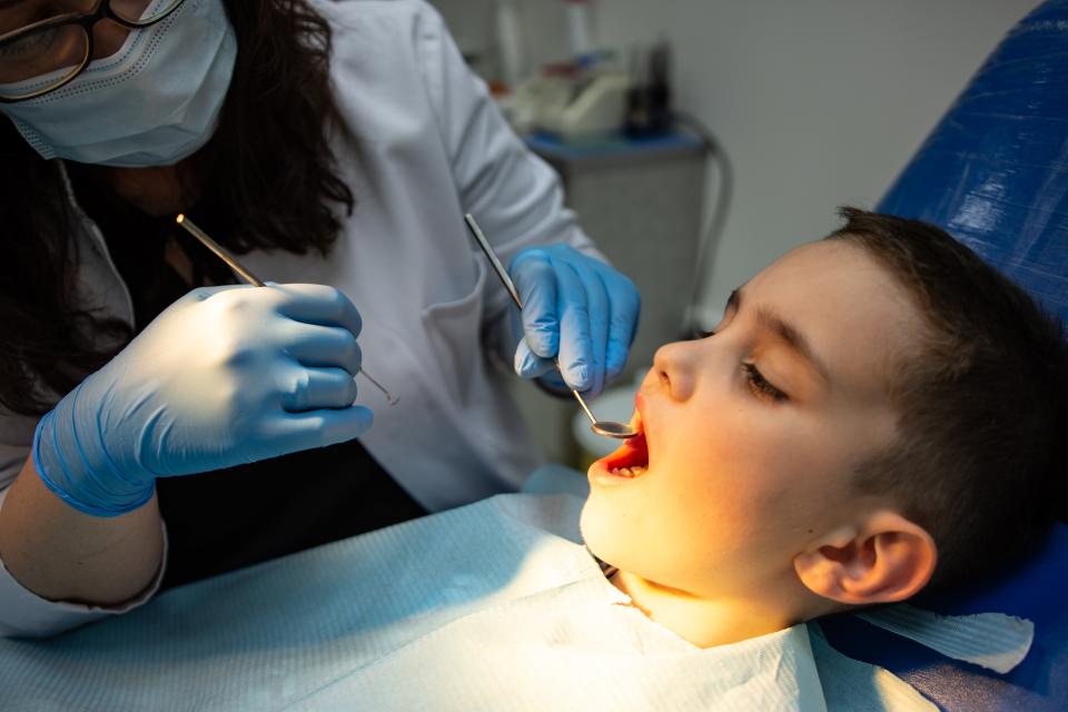 зъболекар ортодонт зъби