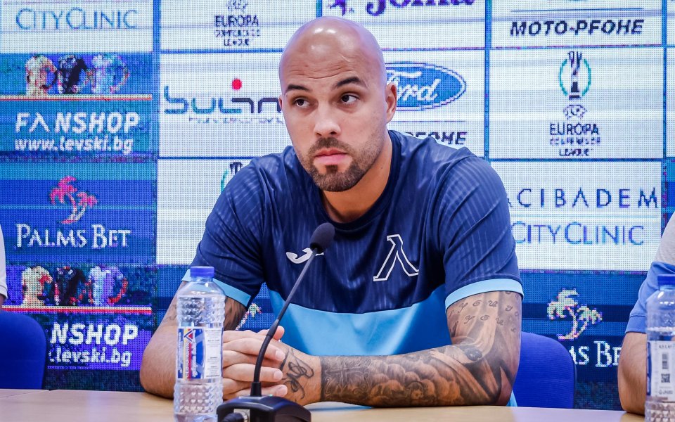 Трансферът на Николай Михайлов в Ливърпул изплува изненадващо в Англия.