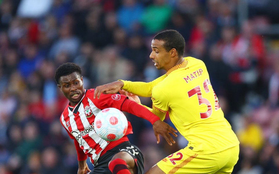 Крилото на Саутхемптън Нейтън Тела се съгласи да се присъедини