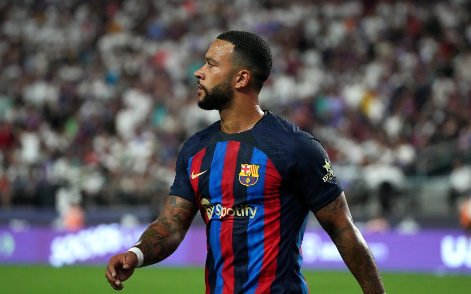 Отборът на Барселона продължава с търсеното на начини да балансира