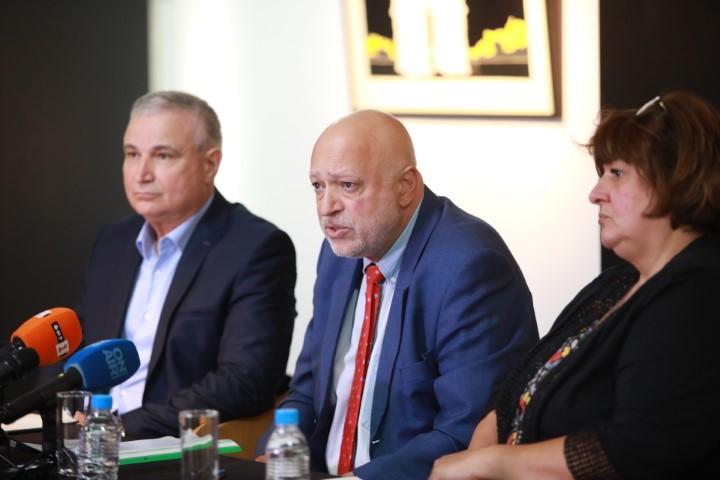 Министър Минеков представи екипа и приоритетите си