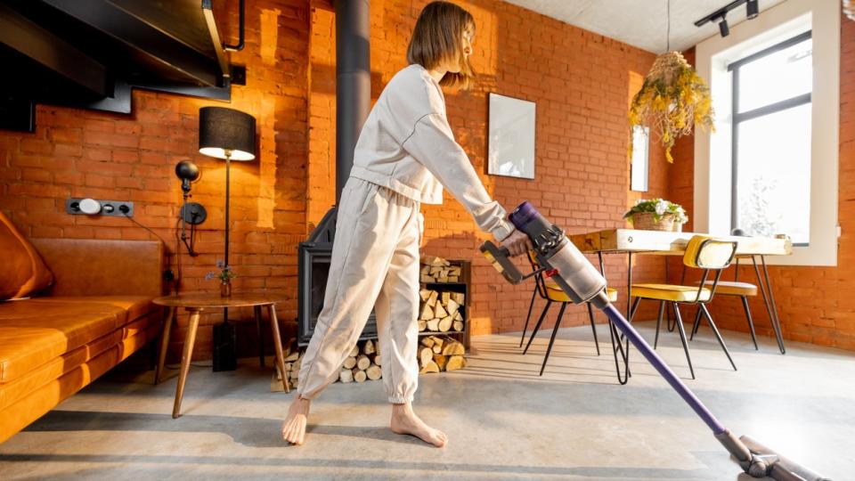 Дрехите, мебелите, килимите и още куп други неща в дома