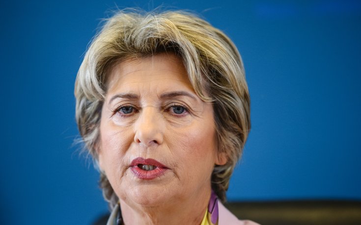 Весела Лечева: Не може да започваме от нулата при всеки нов министър