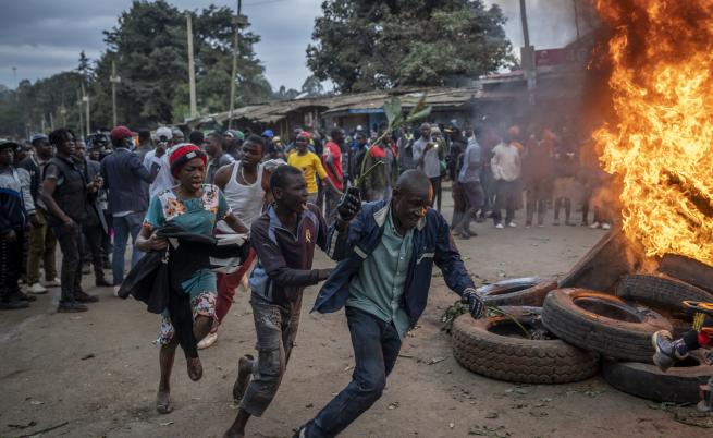 Бунтове, стрелба и убити в Кения
