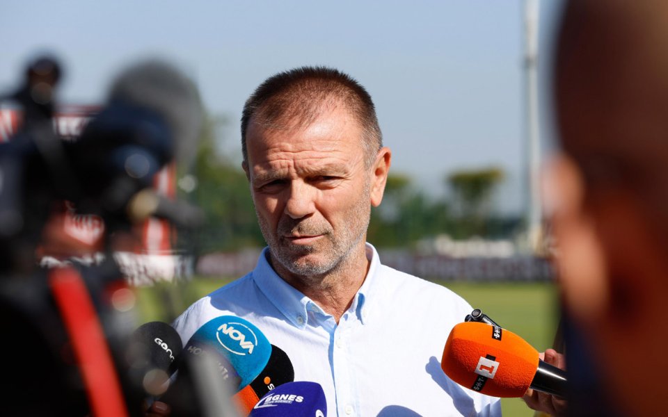 Форумите из интернет вряха и кипяха след назначението на Стойчо