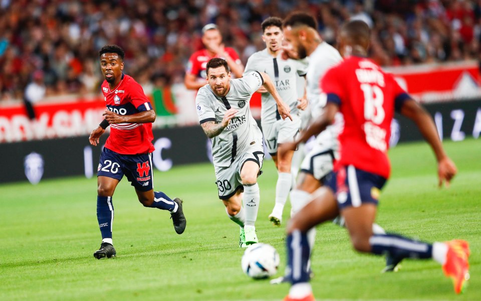 Пет минути по-късно Нуно Мендеш подаде на Витиня, който върна