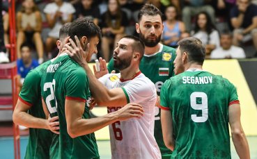 Националните отбори на България и САЩ по волейбол се изправят