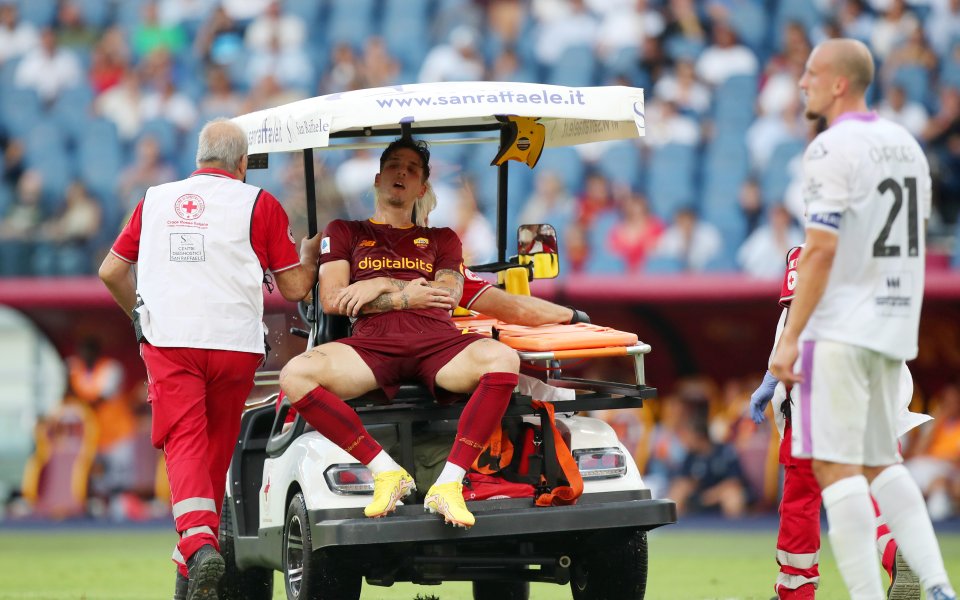 Нападателят на Рома Николо Дзаниоло ще бъде един месец извън