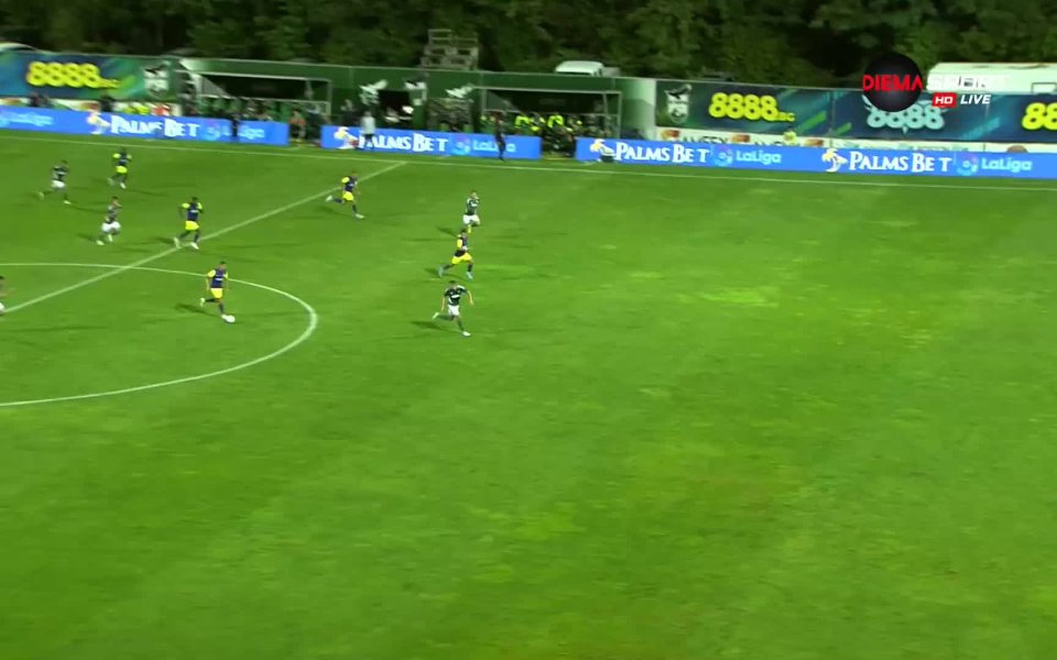 Лудогорец оформи класиката в 79-ата минута. След грешка в средата