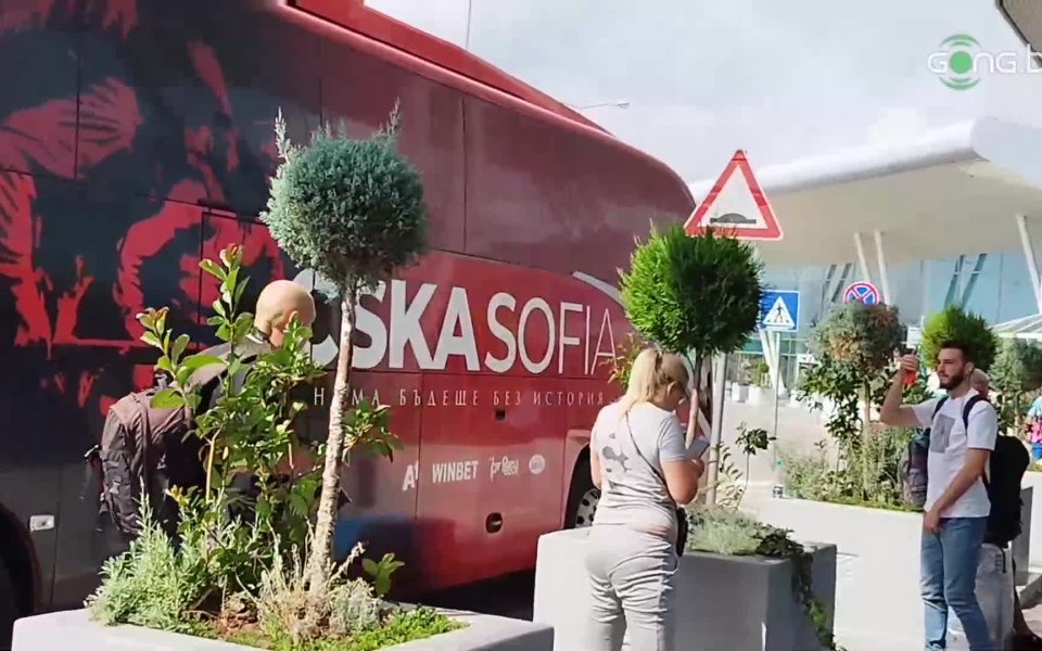 Отборът на ЦСКА пристигна на летище София, откъдето ще излети