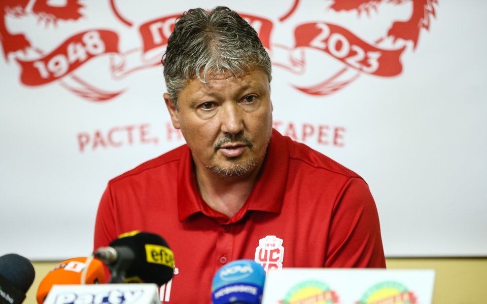 Наставникът на ЦСКА 1948 – Любослав Пенев, даде редовния си