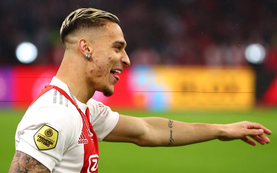 Агентът на звездата на Аякс Антони – Жуниор Педросо, потвърди,