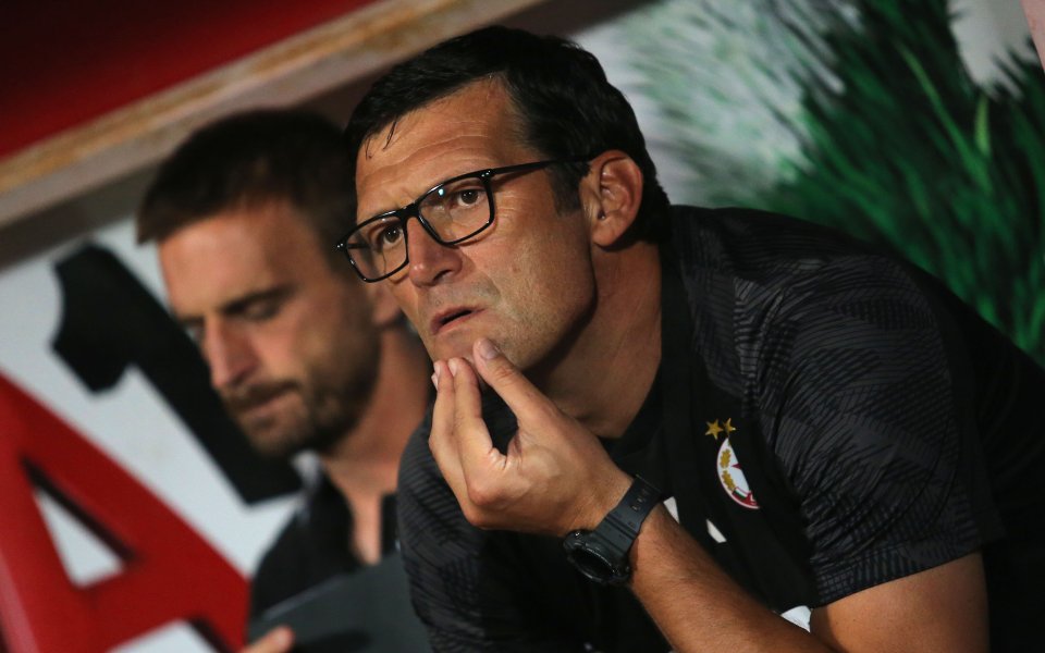 Помощникът на Саша Илич – Величко Капланович, който водеше отбора