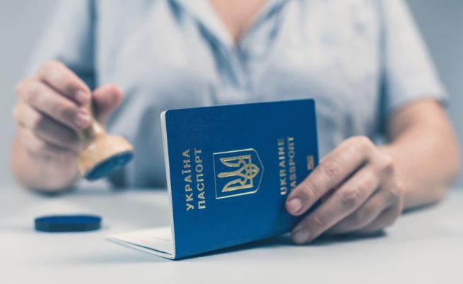 МВнР: България няма да признава паспорти, издадени от окупирани зони в Украйна
