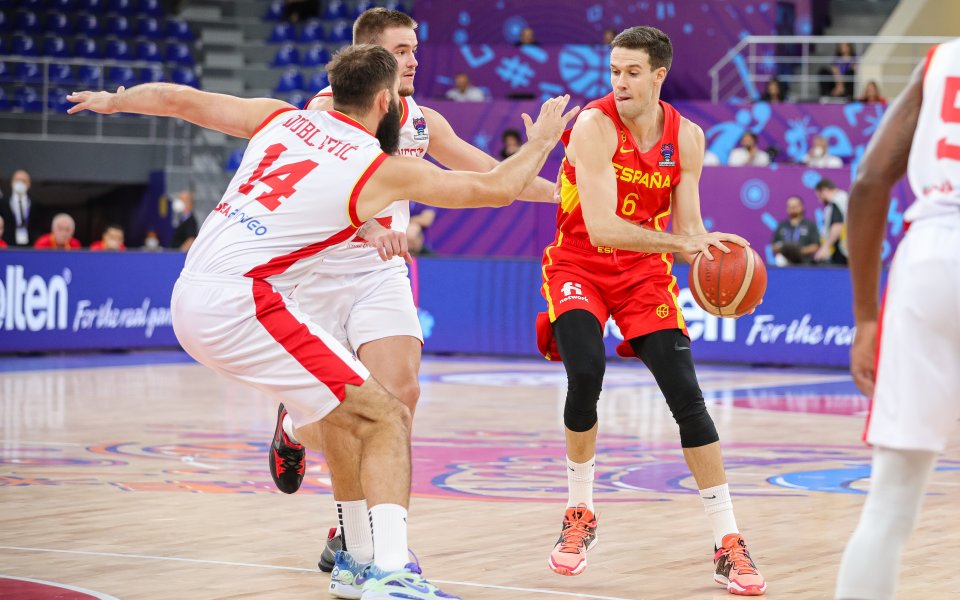 Отборът на Испания победи Черна гора с 82:65 (27:17, 26:14,
