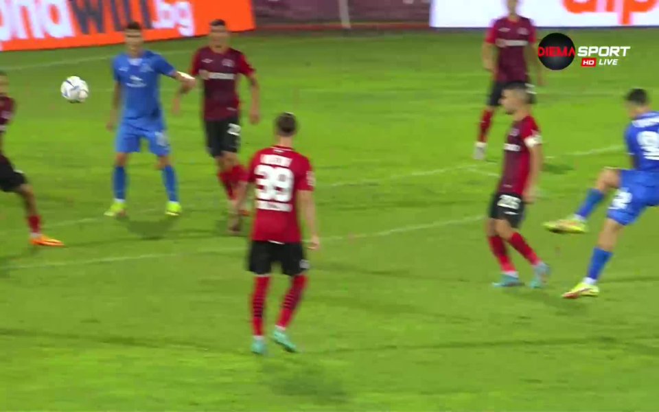 Отборът на Левски успя за втори път да изравни на