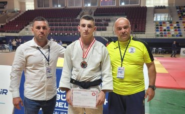 Преслав Петров спечели сребро на Балканиадата за юноши и девойки