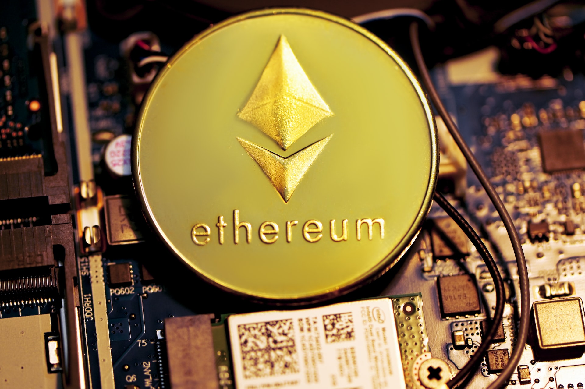 Започва историческото сливане на Ethereum