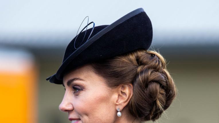  Кейт и Уилям поздравяват войските, които ще вземат участие в погребението на кралицата 