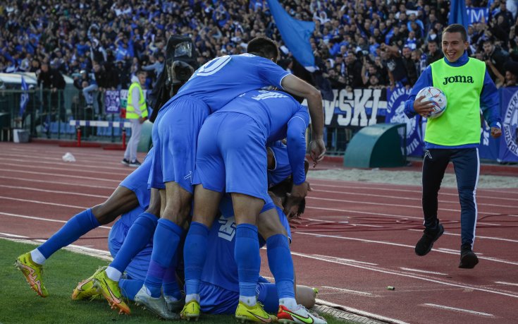 Синът на Гунди честити победата на 