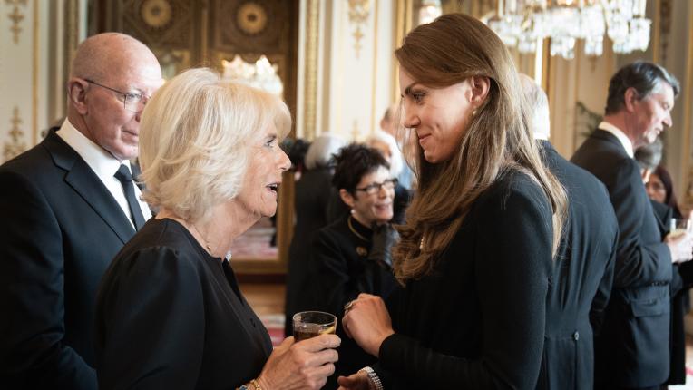  Кейт Мидълтън приветства на обяд в Бъкингам генерал-губернатори на нациите от Британската общественост 