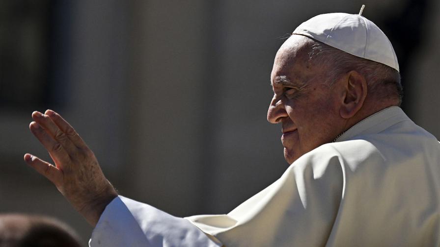 Папа Франциск изрази солидарност с нападнатата католическа общност в Истанбул