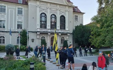 Вяло и малобройно мина протестът на феновете на Ботев Пловдив