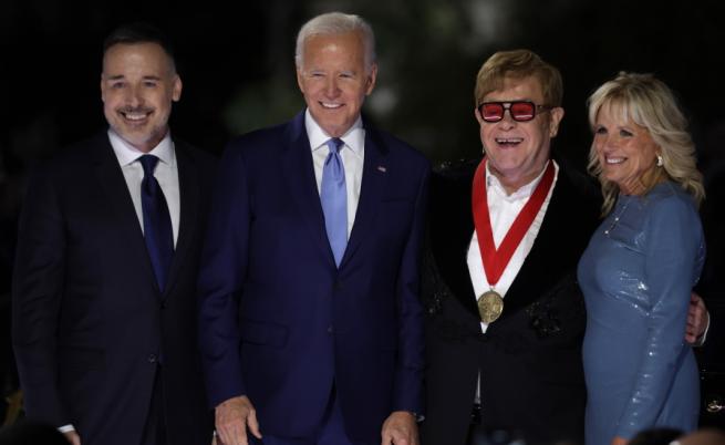 Елтън Джон със специален концерт в Белия дом, получи медал