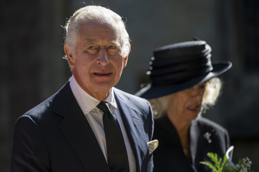 Крал Чарлз III и кралица Камила отдадоха почит на драматурга Том Стопард