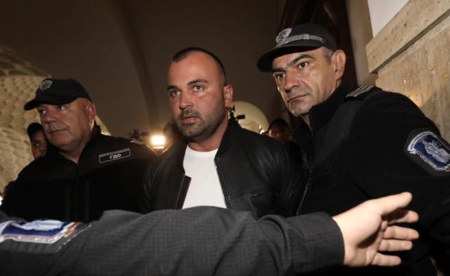 Димитър Любенов остава в ареста, полицаи са имали участие