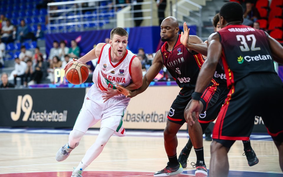 Българският баскетболен национал Иван Алипиев дебютира официално за втородивизионния италиански