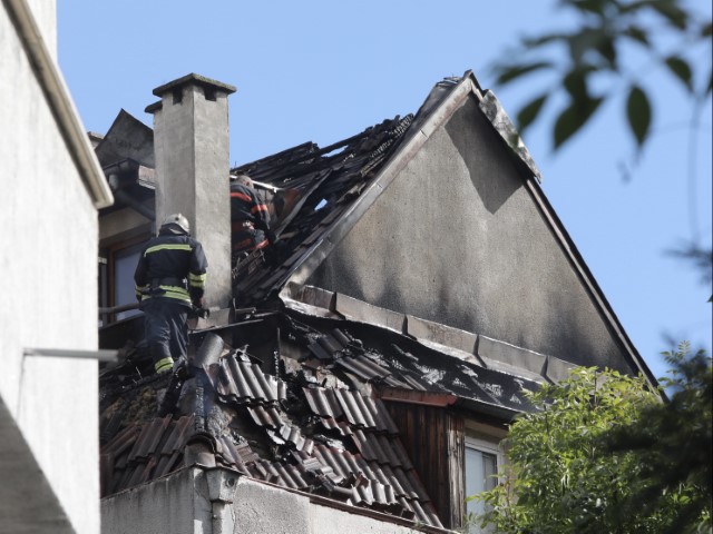 Пожар в жилищна сграда в София