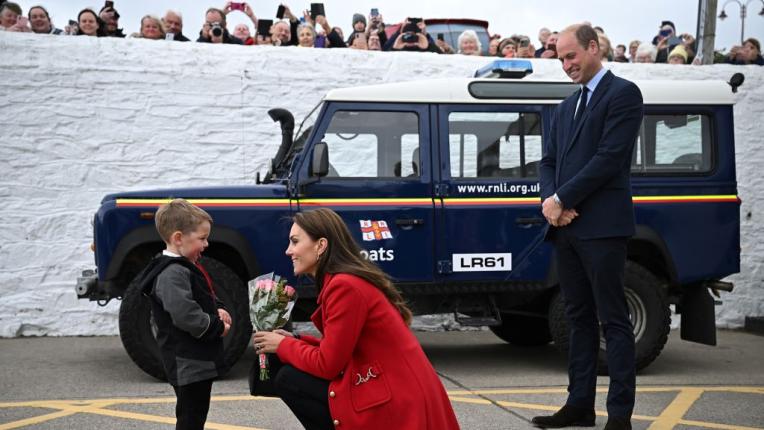 Кейт Мидълтън и принц Уилям на посещение в Уелс