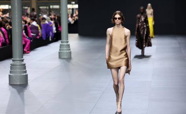 Българска прелест на Седмицата на модата в Париж: Бойка Матова дефилира за Valentino