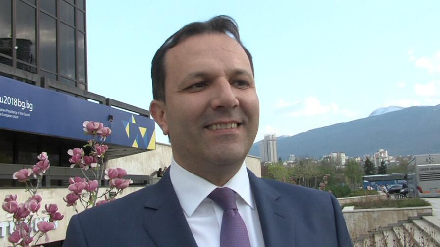 Вътрешният министър на РС Македония срещу българския клуб в Охрид