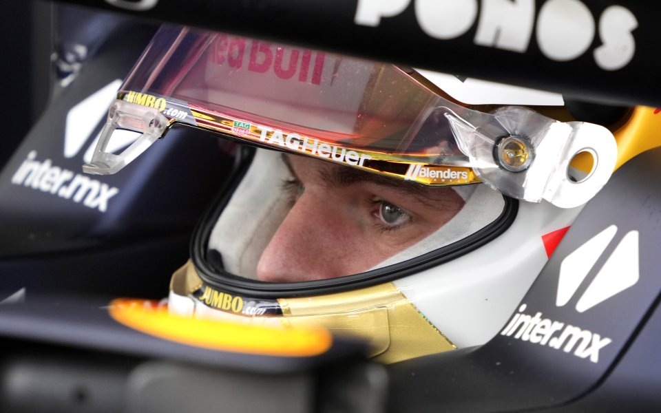 Пилотът на Ред Бул - Макс Верстапен запазва полпозишъна си
