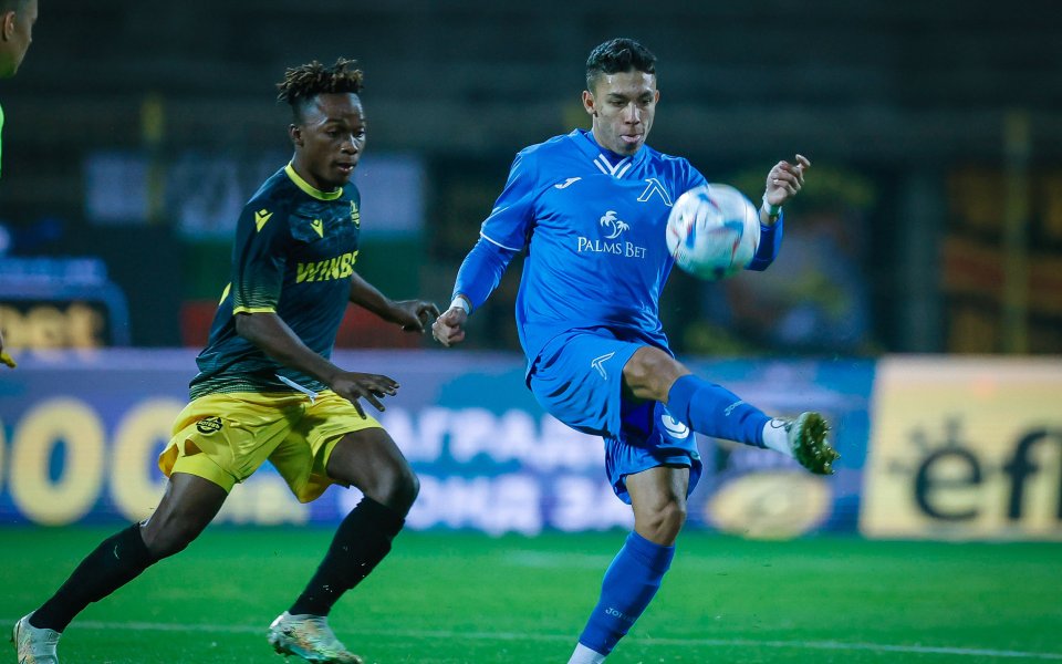 Левски приема Ботев Пловдив в среща от 12-ия кръг на efbet Лига, а .