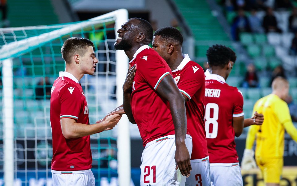 Лидерът в класирането в родния елит ЦСКА ще предложи нов