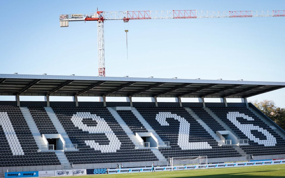 Най-голямата трибуна на стадион Локомотив в Пловдив ще бъде съборена