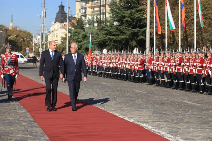 <p>Президентът на Армения Вахагн Хачатурян е на посещение у нас</p>