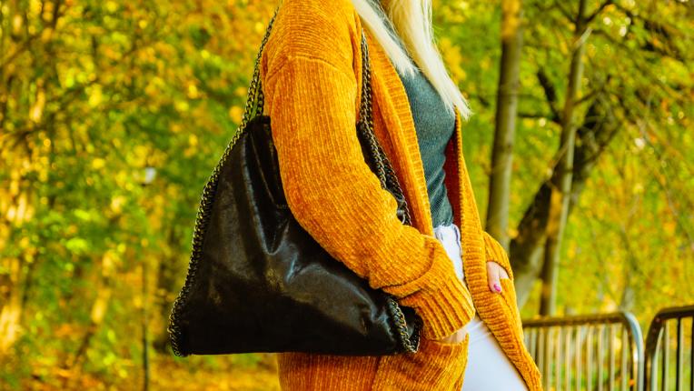 Задължителната есенна модна находка - дългата жилетка