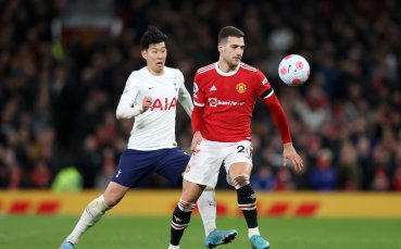 Манчестър Юнайтед посреща Тотнъм в мач от 12 ия кръг на