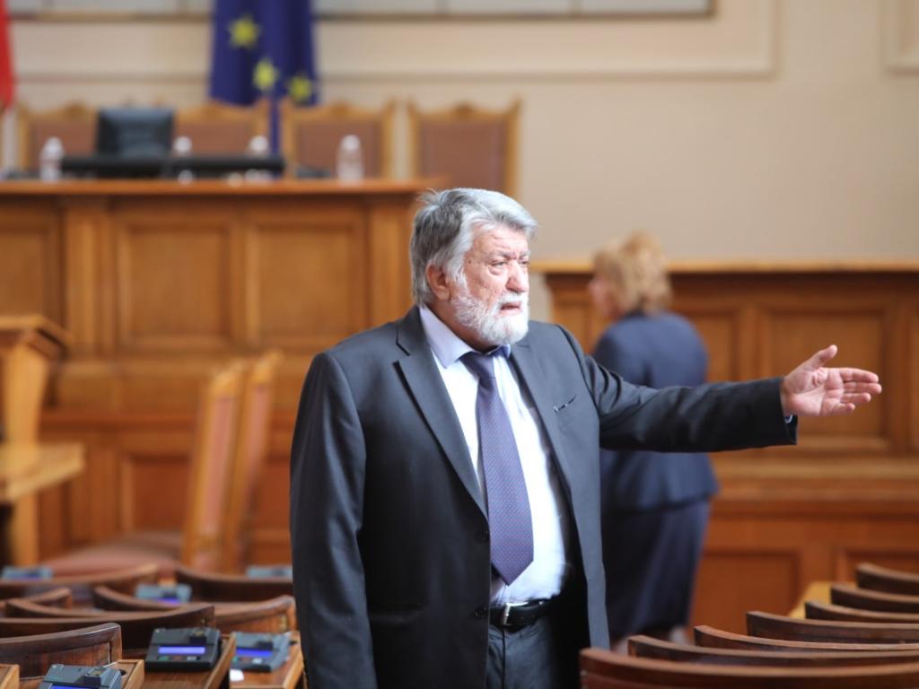 Вежди Рашидов подава две оставки след искане от ГЕРБ България Vesti.bg
