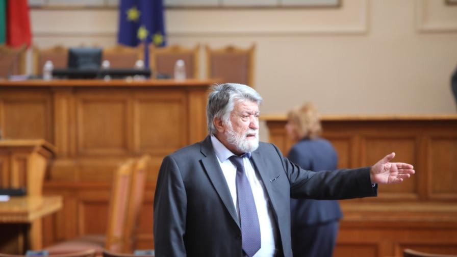 Вежди Рашидов оттегли кандидатурата си за председател на парламента