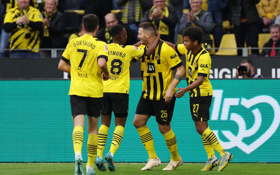 Борусия Дортмунд разби с 5:0 Щутгарт у дома в двубой